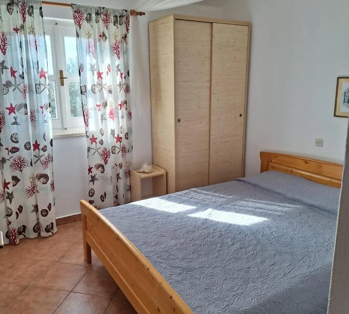 Robinson House Cvita Tkon